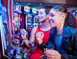 7u7 vip Lucky Dice entertainment page with privacy and account care focus